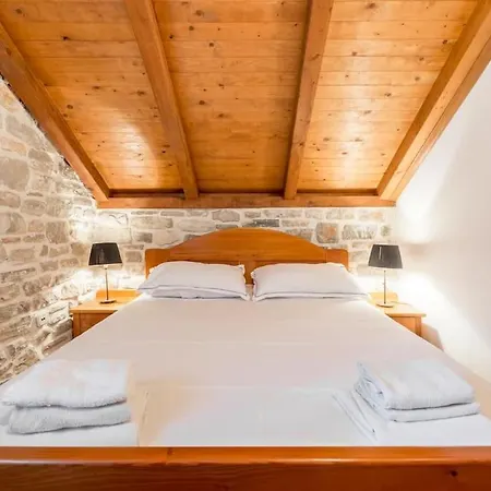 Stone House Mornar Near *