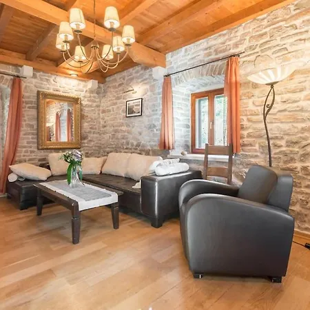 Stone House Mornar Near Villa Stomorska