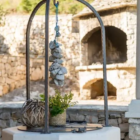Villa Stone House Mornar Near Stomorska