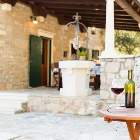 Stone House Mornar Near Villa Stomorska