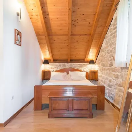 Stone House Mornar Near