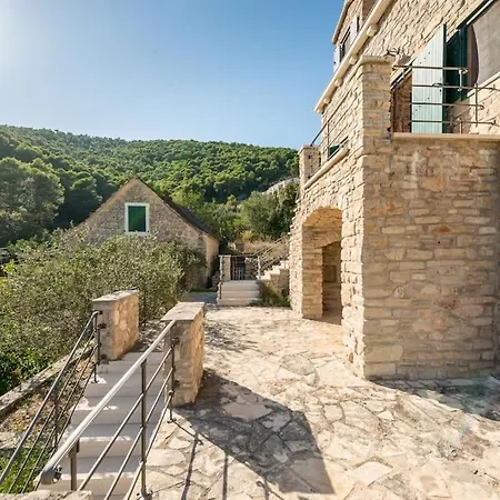 Stone House Mornar Near * Stomorska