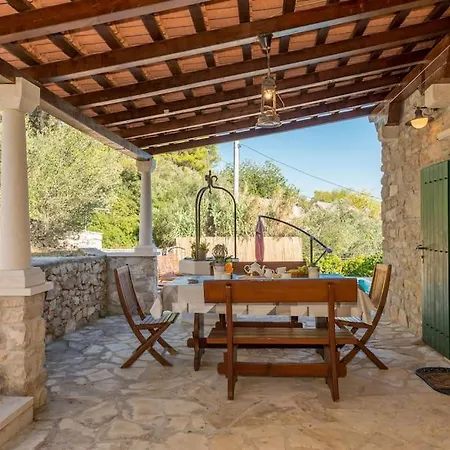 Stone House Mornar Near Villa Stomorska