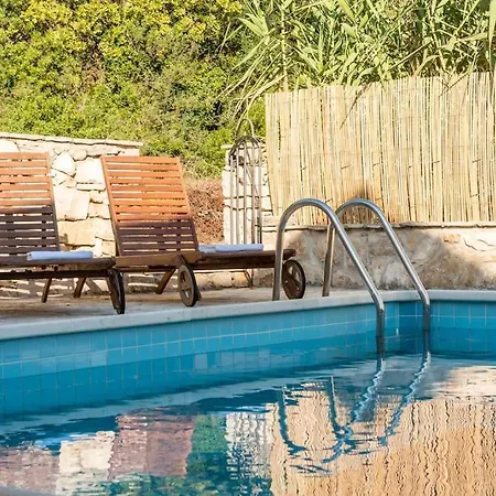 Villa Stone House Mornar Near *