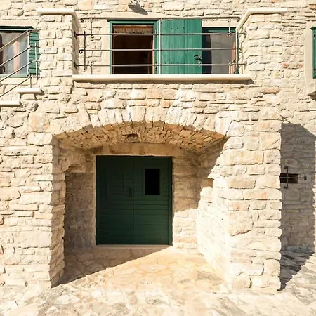 Villa Stone House Mornar Near Stomorska